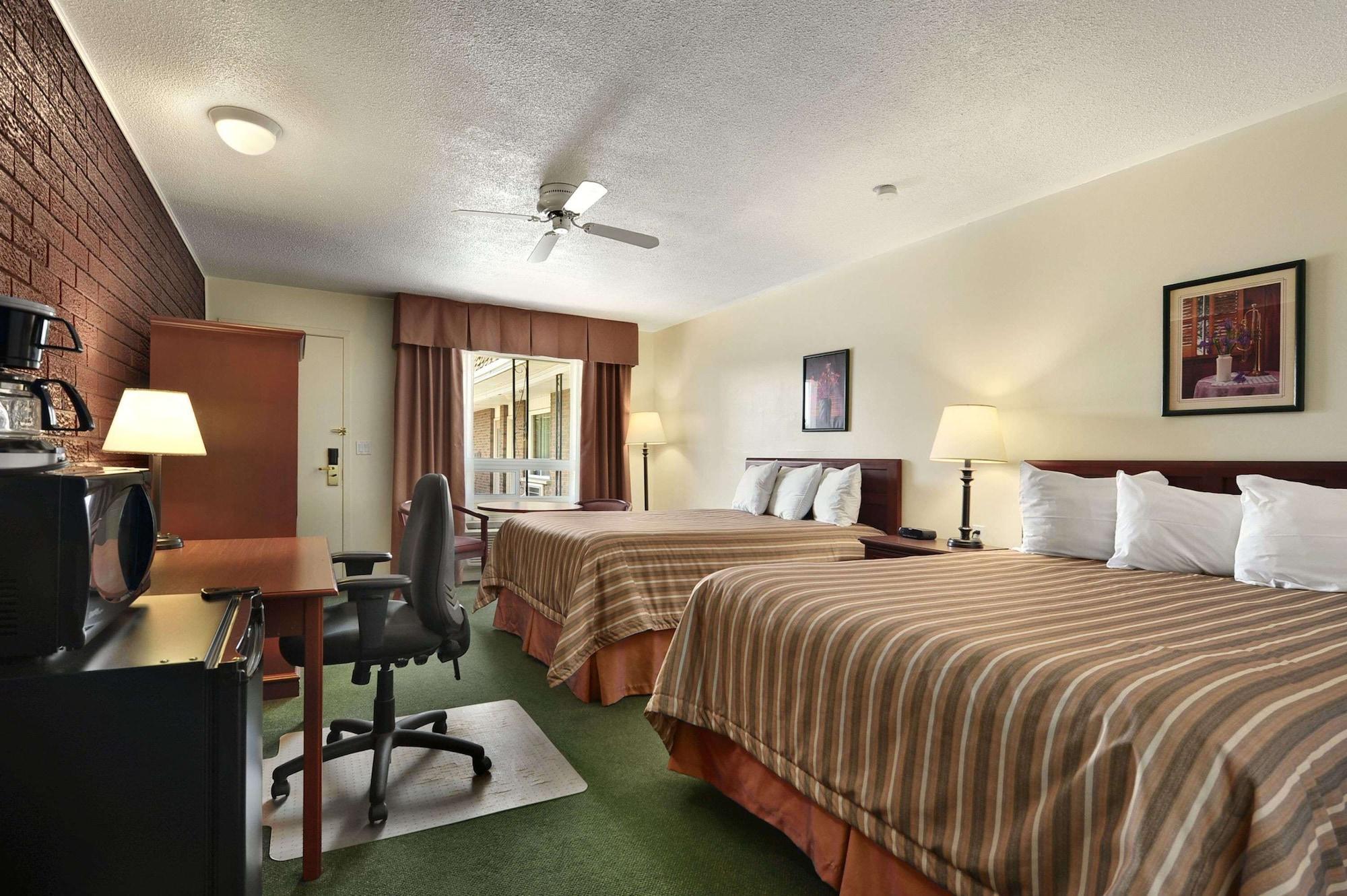 Travelodge By Wyndham Simcoe Kültér fotó