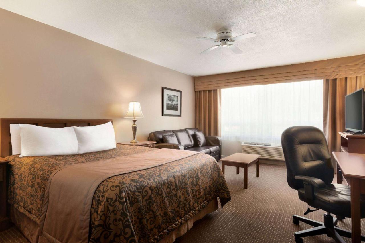 Travelodge By Wyndham Simcoe Kültér fotó